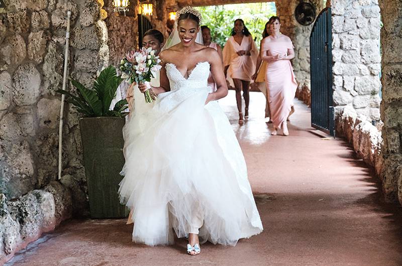 Arielle Clay & Steve Potea Bride And Bridesmaids Walking Into Ceremony