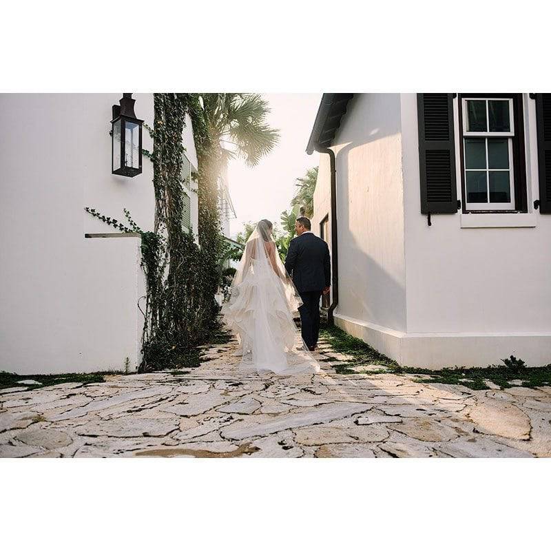 Alys Beach alley couple