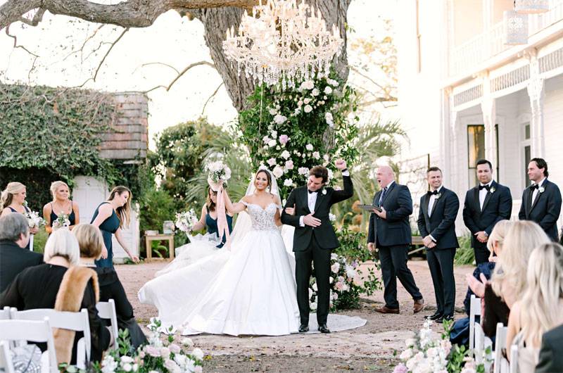 Amber Calderon And Jon Wolfes Real Wedding In Austin Texas Just Married After Ceremony
