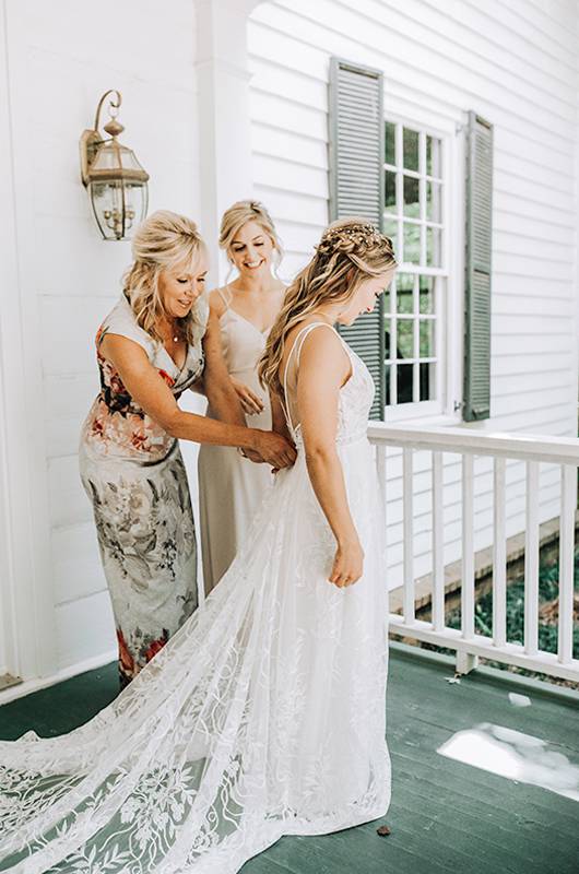 Andie Bailey Colin Batherson Mom Putting On Dress