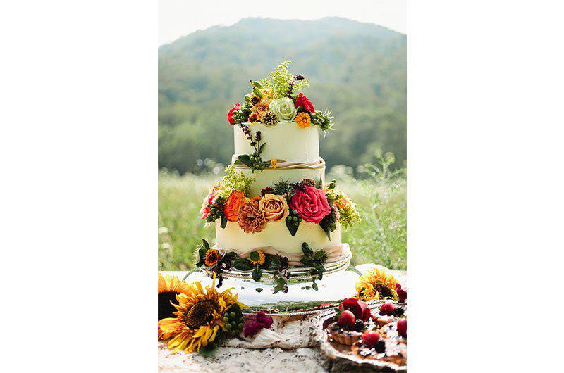 Karen Donatelli Cake tiered floral cake close up