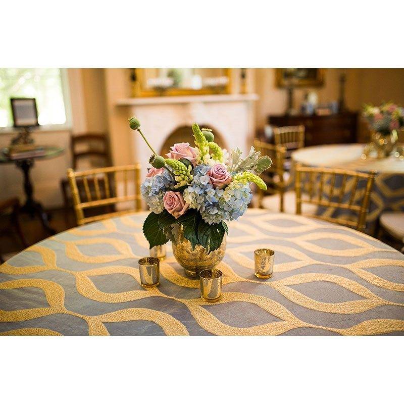 The Davis Home at Strawberry Plains floral centerpiece