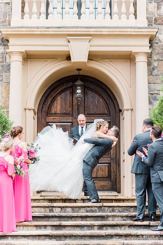 Abigail Schrotter + Jon Allen Couple Kiss