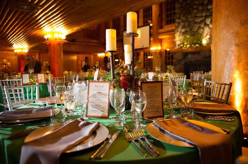 Memphis Zoo table settings green linen table